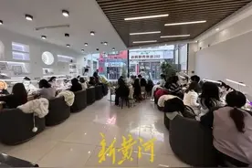 最近火爆，济南很多店要预约，一整天都排满女生图片
