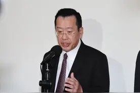 顾立雄放宽台军多项部队管制措施 岛内民众嘲“变夏令营”图片