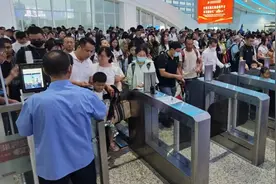 连云港高铁站到发旅客突破千万图片