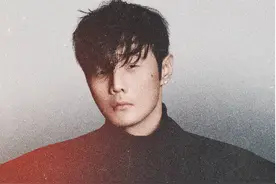 又有明星来开唱了 李荣浩5月10日骑“黑马”到贺龙图片