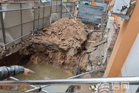 老楼加装电梯采光问题引纠纷 青岛嘉兴路社区将牵头协调图片