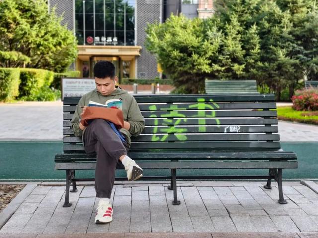 “书香”圈粉！“尔滨”城市阅读景观氛围感拉满