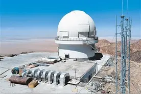 “星空摄影师”暗夜探宇宙图片