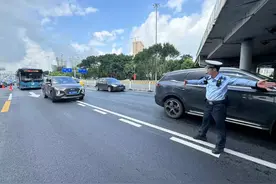 广州“高峰限行”今起实施！直击执法过渡期首个早高峰→图片