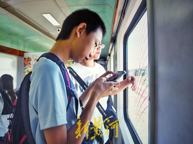 “齐鲁1号”旅游列车变身“遛娃天堂”