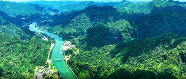 贵州铜仁：九龙洞“变形记”