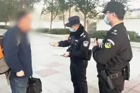 老烟枪在高铁动车厕所违规抽烟付出极大代价图片