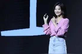 95后女孩把甲骨文“搬”上网图片