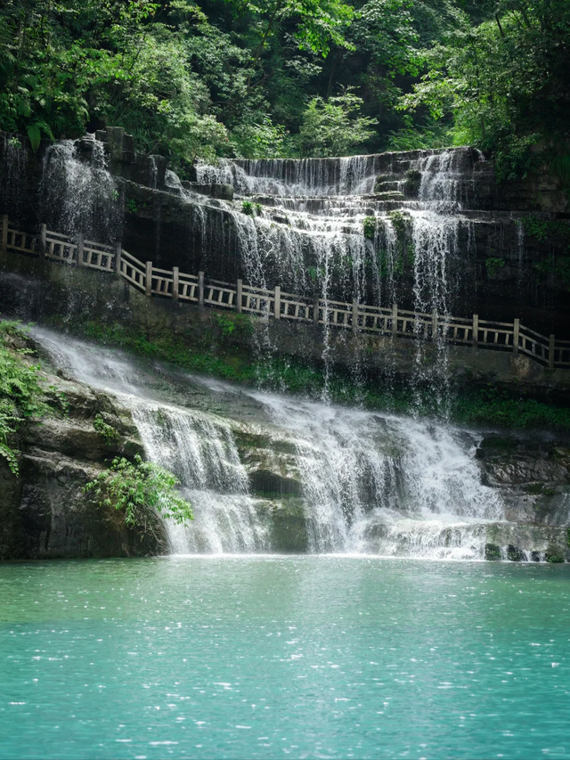 最适合一个人发呆的小城，比贵州凉快比大理更慢夏天才20℃