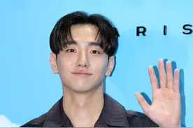 父亲病情恶化，男演员捐肾救父，目前父子已出院图片