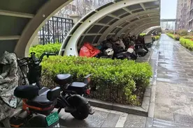 “一车一码一位”，山东这家社区如此停放电动车图片