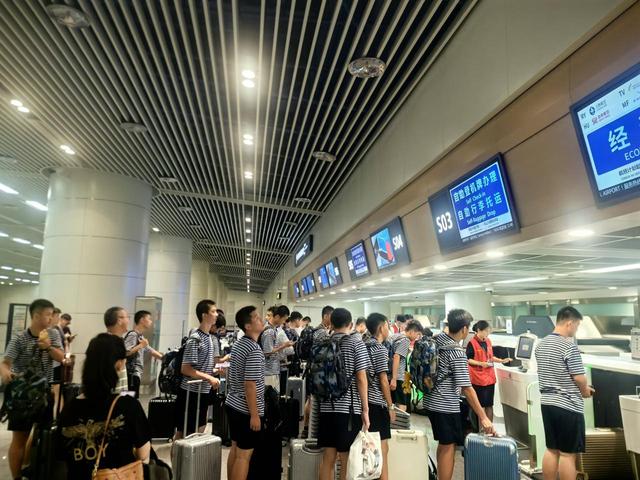 致敬最可爱的人！青岛机场多举措推进“军人依法优先”服务