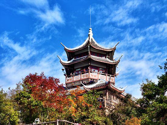 张家界武陵源：层林尽染秋意酣  赴约赏景正当时