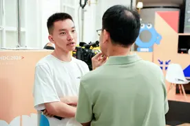 鸿蒙开发者聚乐部：端侧AI、全场景与隐私安全三重突破，让开发者更省心图片