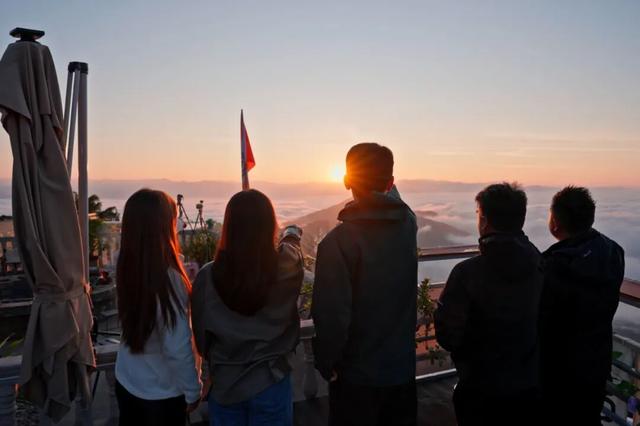 遇见临沧 如回故乡 | 这里的一叶茶、一朵云，让他们从“看一眼”到“留下来”