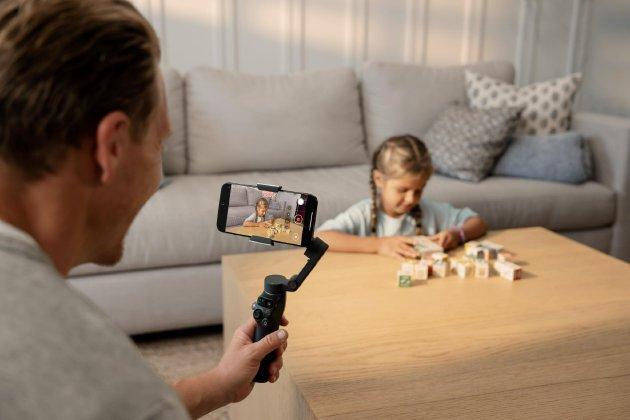 大疆 DJI Osmo Mobile 8 全场景精准跟拍手机稳定器正式发布，售价 898 元起