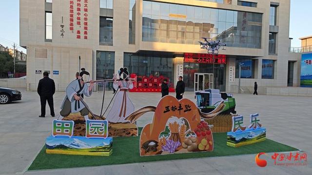 何以中国·壁画里的中国｜打卡河西走廊多元魅力 张掖县区打卡墙“墙”势出圈