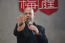 荷兰记者来到上海社区，揭秘光刻机巨头制造内幕图片