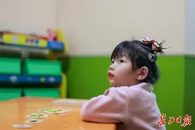 一城热心人伸出援手，武汉3岁女孩有了“新耳朵”图片