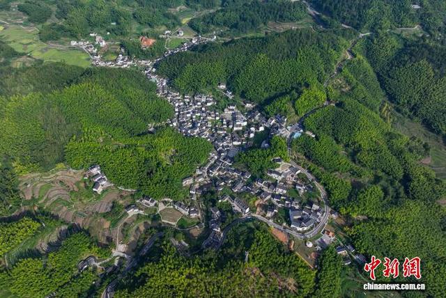 安徽黄山：传统村落景如画