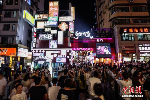 暑期“夜游热”升温 科技赋能解锁文旅新体验