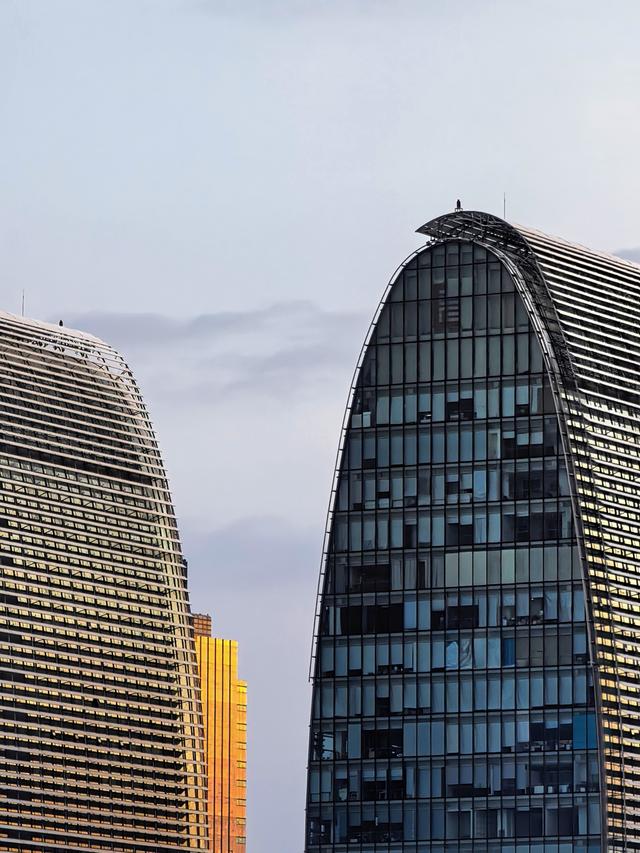 雪后北京，日出“上新”！每一道光，都像在给城市镀金