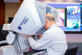 把手术室搬出手术室！同一天，瑞金医院专家们对接手术机器人，远程为云南、海南、江西等五位患者做高难度手术图片