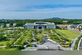 “一把手”谈发展 | 茂名市人大代表、化州市委书记邓泽友：推动化州在县域振兴中走在粤东粤西粤北前列图片