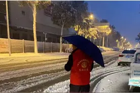 下雪天如在长沙遇困，请拨打救助热线↓ ↓ ↓图片