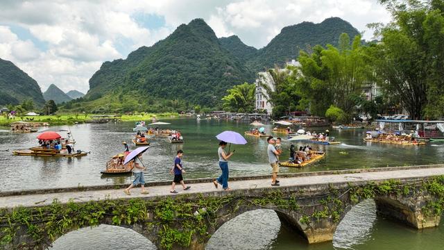 广西靖西：山水美景引客来