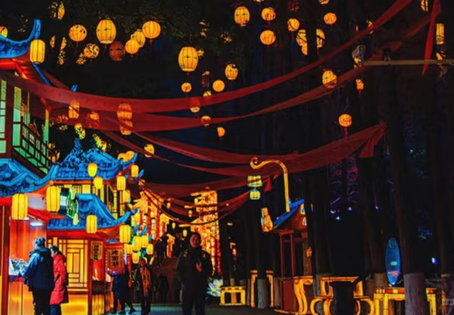 看这里！2025栖霞山跨年保姆级攻略｜「白+黑」玩法一篇就够！