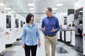 苹果杰夫•威廉姆斯再访中国供应链：将继续在中国进行大规模投资图片