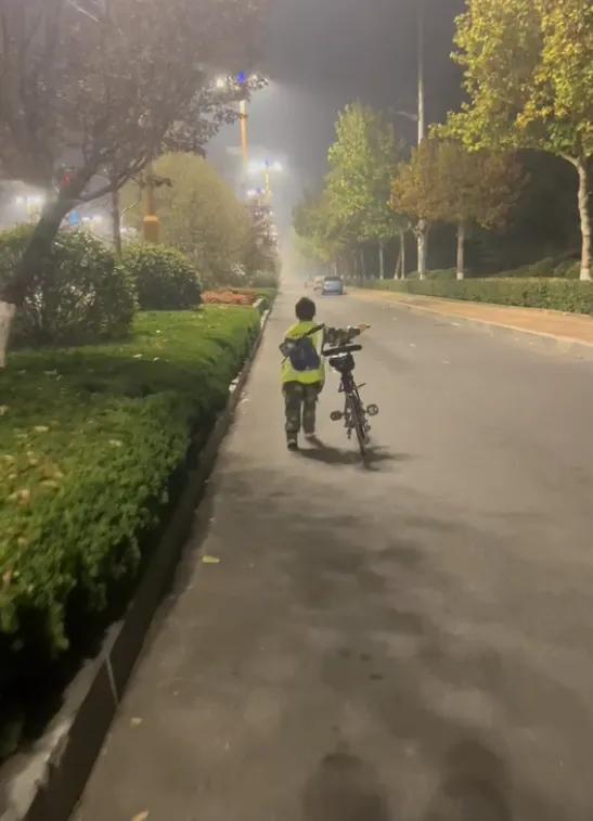 父亲辞职给多动症儿子办休学，带其从湖南徒步1000公里到山东：比原计划早半个月走完，孩子状态都很好