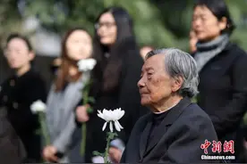 南京大屠杀死难者清明祭：真相永存图片