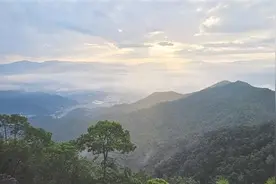 白马山岚 壮美宁静图片