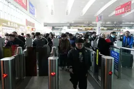 春运第四天福州火车站客流稳中有升 预计发送旅客9万人次图片