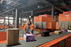 迎战“双11”！四川省第一条无人全智能分拣设备投用图片