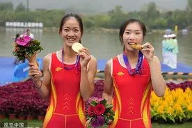 夺得首金的手！图片