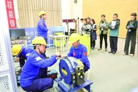 世界职业院校技能大赛争夺赛智能电梯装配调试与检验赛项在陕举行图片
