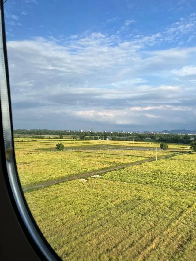 赣鄱青黛处，水墨映归程