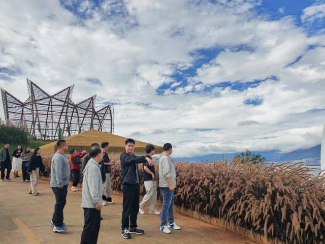 三亚经济圈旅游一体化发展工作小组赴云南、贵州考察交流