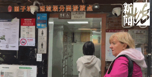 上海网红打卡点，阿姨直接冲进男厕所？
