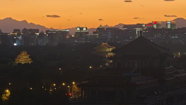 光影交织，在隆福寺顶楼看京城夜景璀璨