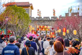 为一张图赴一座城！昙华林城墙古景带火“汉服”旅拍图片