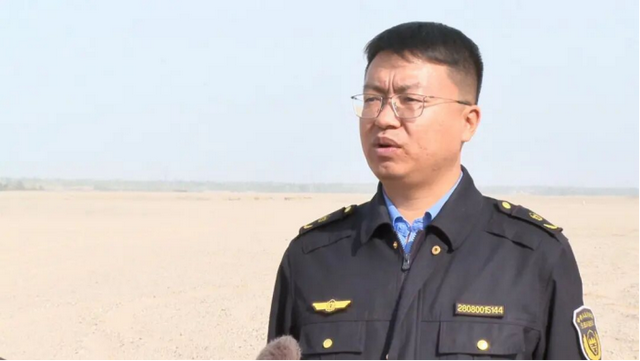 甘肃敦煌：严刹沙漠“吃土”拍摄歪风 多部门守护戈壁生态防线