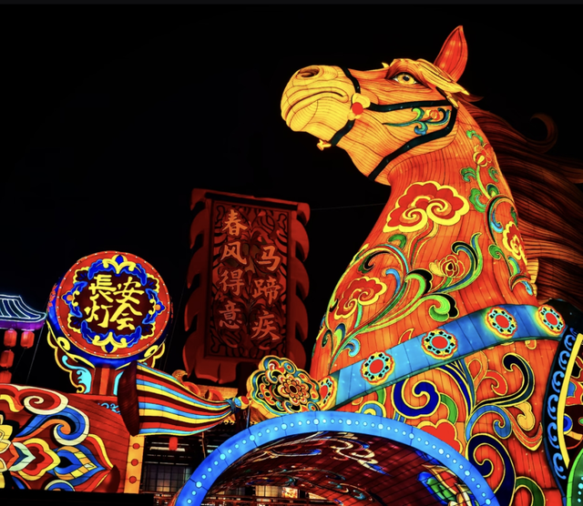 长安灯会的马多成“马”了！双园千灯万马，解锁马年最潮打开方式