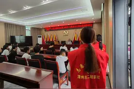 平和崎岭：开展“爱心助学行”文明实践志愿服务活动图片