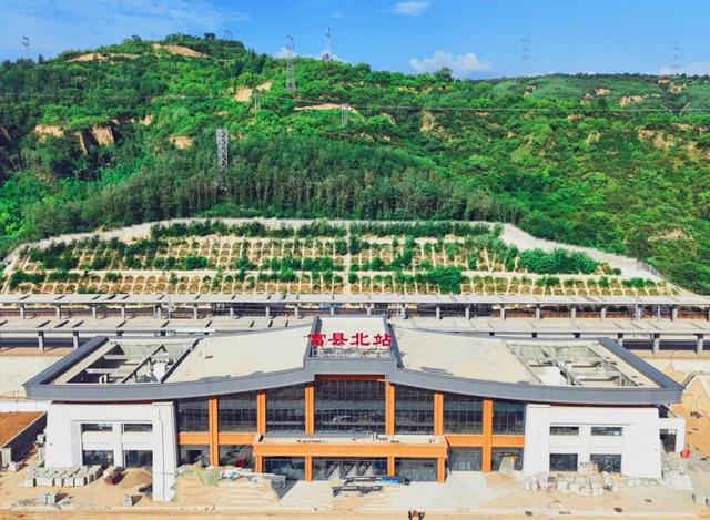 这条时速350公里高铁，首座新建站房完工！