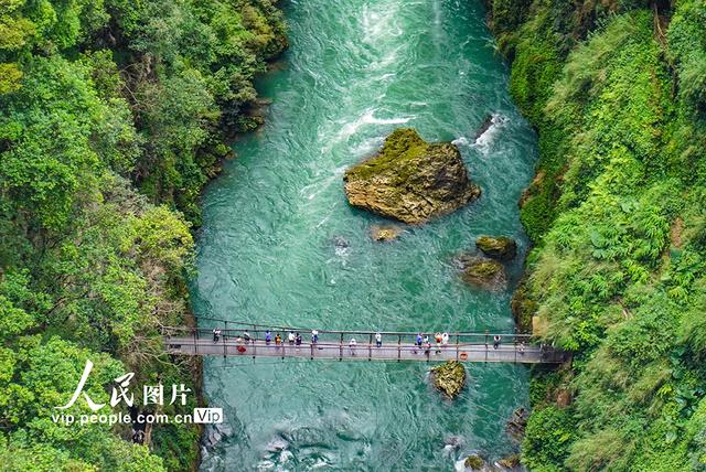 贵州兴义：马岭河峡谷迎客来