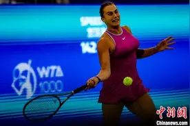武汉网球公开赛：萨巴伦卡晋级决赛图片